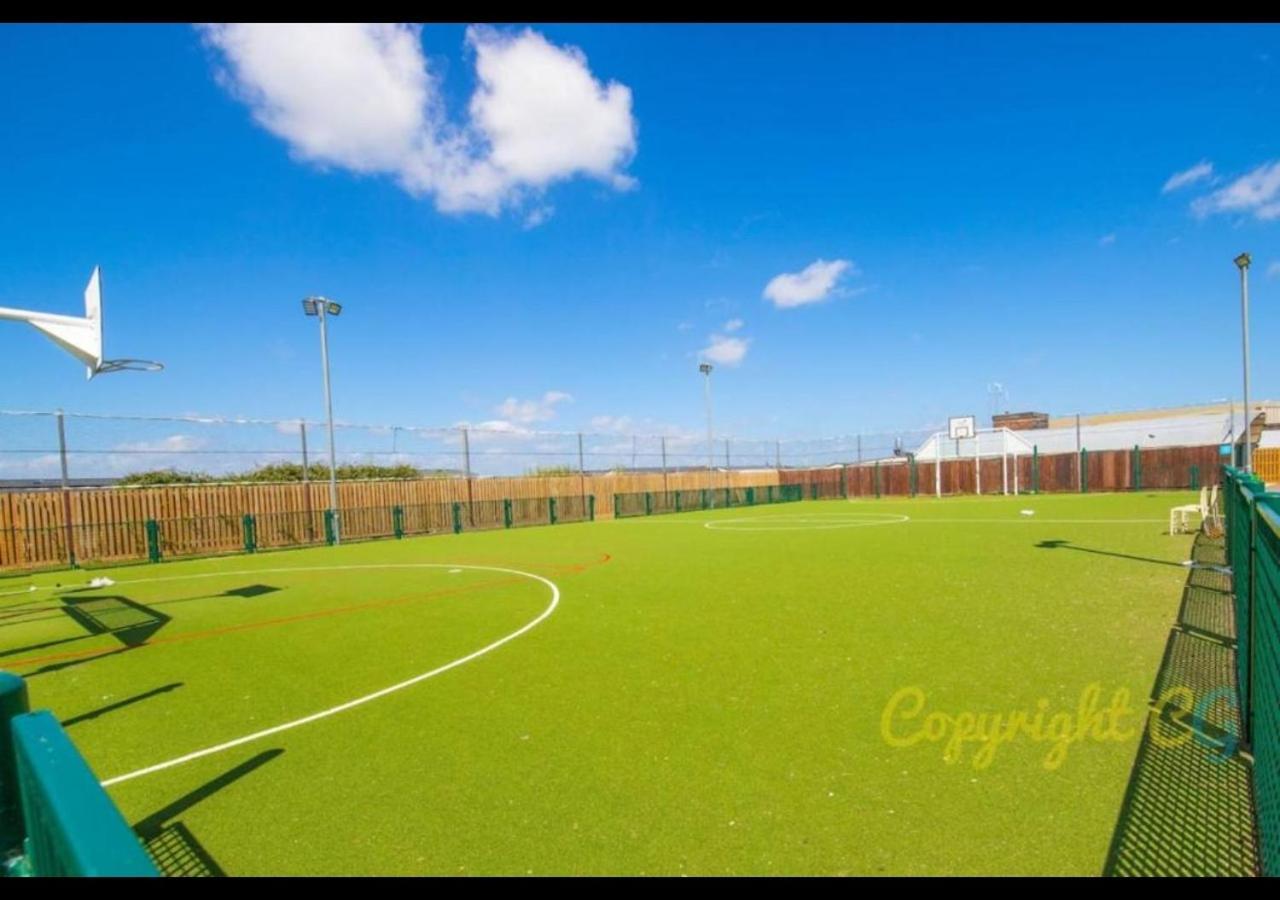 Mp502 - Camber Sands Holiday Park - Sleeps 6 - Small Dog - Gated Decking - Amazing Marsh Views Exterior photo